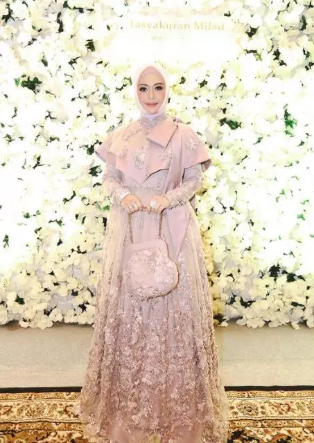 Momen ulang tahun Eddies Adelia dan suami © Instagram