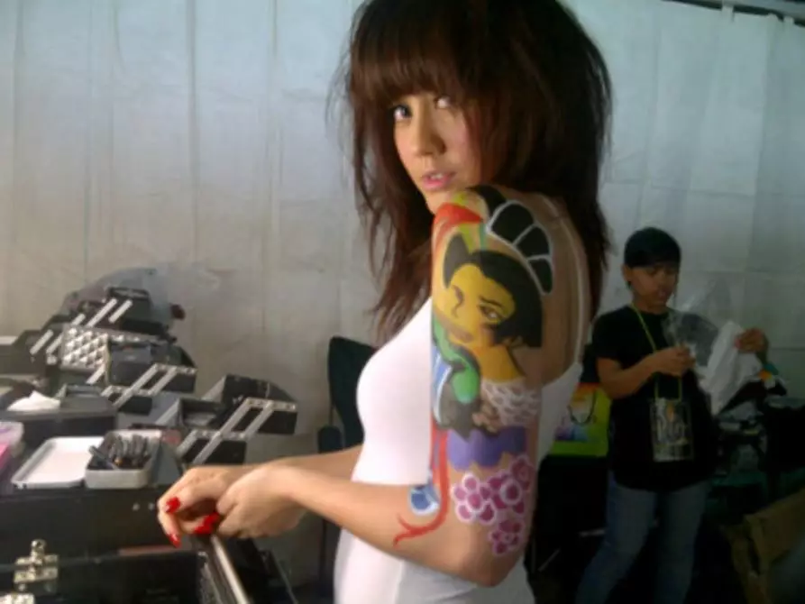 tato Agnez Mo Berbagai sumber tato Agnez Mo Berbagai sumber