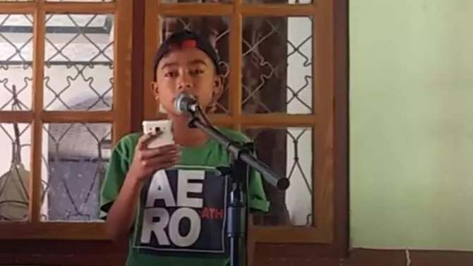 Transformasi Betrand Peto dari awal viral hingga jadi penyanyi Instagram Transformasi Betrand Peto dari awal viral hingga jadi penyanyi Instagram