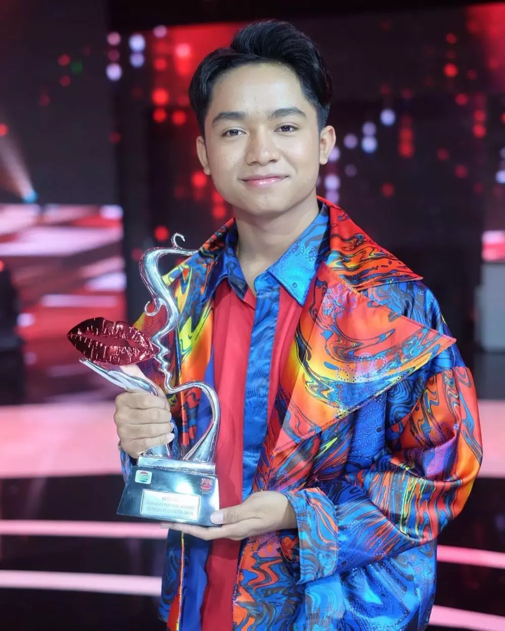 Transformasi Betrand Peto dari awal viral hingga jadi penyanyi Instagram Transformasi Betrand Peto dari awal viral hingga jadi penyanyi Instagram