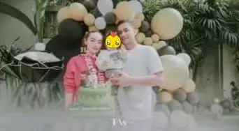 Momen Zaskia Gotik beri kejutan ultah suami © Instagram