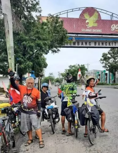 rombongan bersepeda dari Bandung ke Mandalika © Instagram