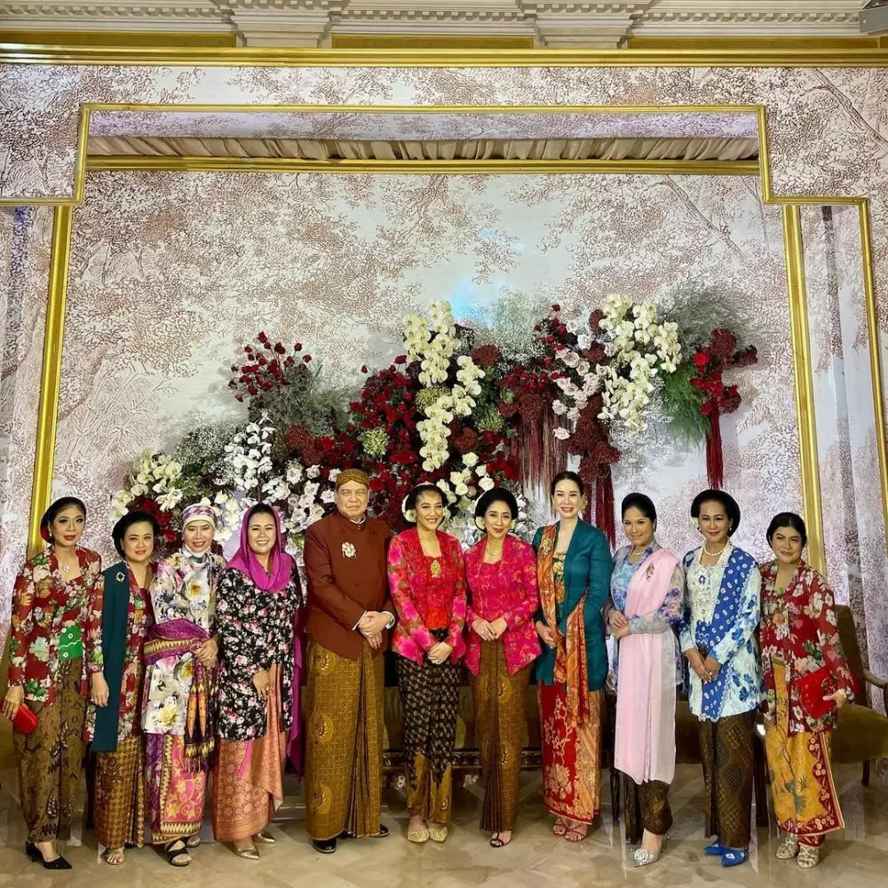 Momen siraman Putri Tanjung © 2022 berbagai sumber Momen siraman Putri Tanjung © 2022 berbagai sumber