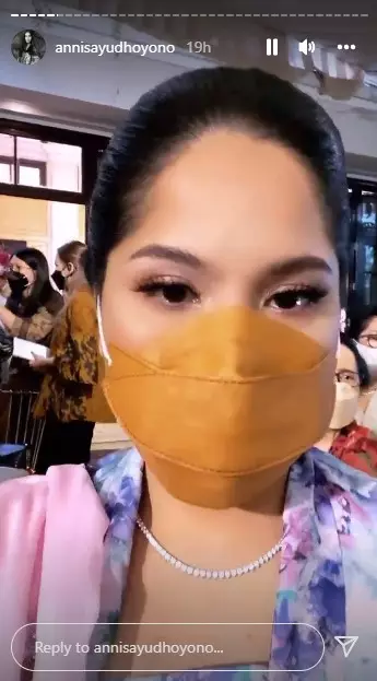 Gaya Annisa Pohan di acara siraman Putri Tanjung © Instagram Gaya Annisa Pohan di acara siraman Putri Tanjung © Instagram