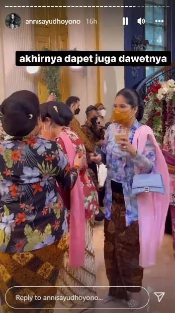 Gaya Annisa Pohan di acara siraman Putri Tanjung © Instagram Gaya Annisa Pohan di acara siraman Putri Tanjung © Instagram