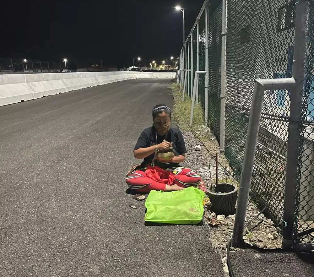 potret rara istiati pawang hujan © Instagram