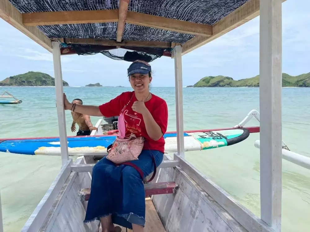 potret rara istiati pawang hujan © Instagram