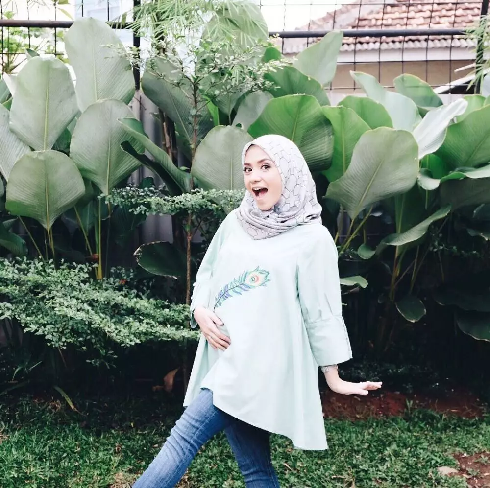 outfit hamil 9 mantan artis cilik © 2022 berbagai sumber outfit hamil 9 mantan artis cilik © 2022 berbagai sumber