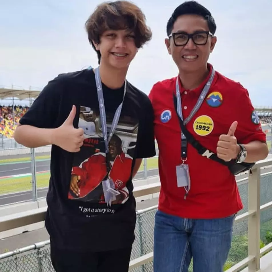 Momen 11 seleb nonton MotoGP Mandalika, Rio Dewanto temu Pecco Bagnaia