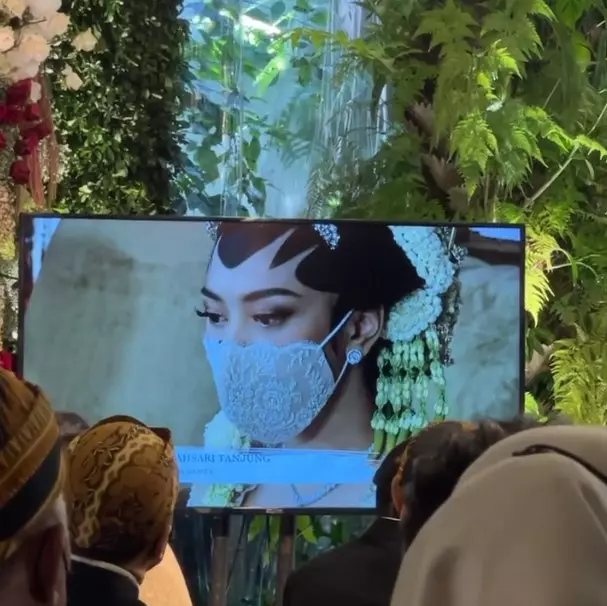 Momen akad nikah Putri Tanjung © Instagram