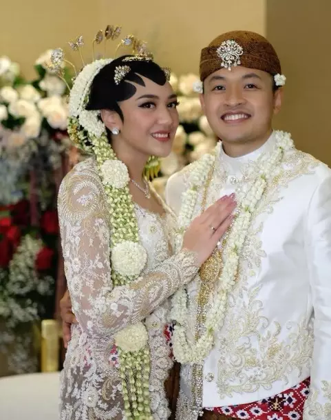 Momen akad nikah Putri Tanjung © Instagram