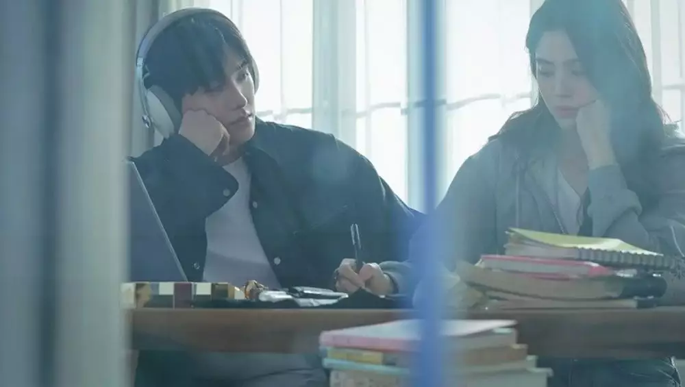 Potret Park Hyung-sik di Soundtrack #1 © Instagram