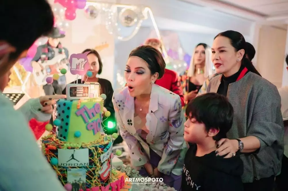 Momen meriah ultah Nikita Mirzani ke-36 © Instagram