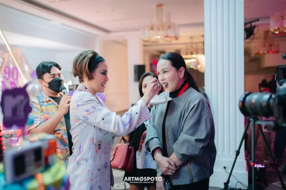 Momen meriah ultah Nikita Mirzani ke-36 © Instagram