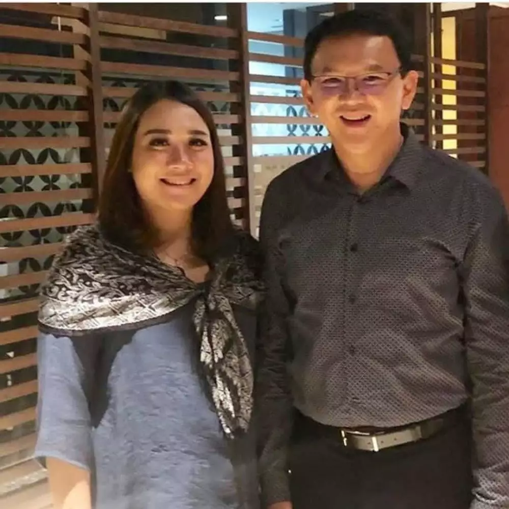 Potret terbaru Puput Nastiti dengan perut buncit  Instagram