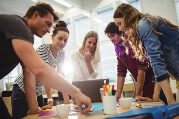 Interaksi sosial adalah © 2022 berbagai sumber 