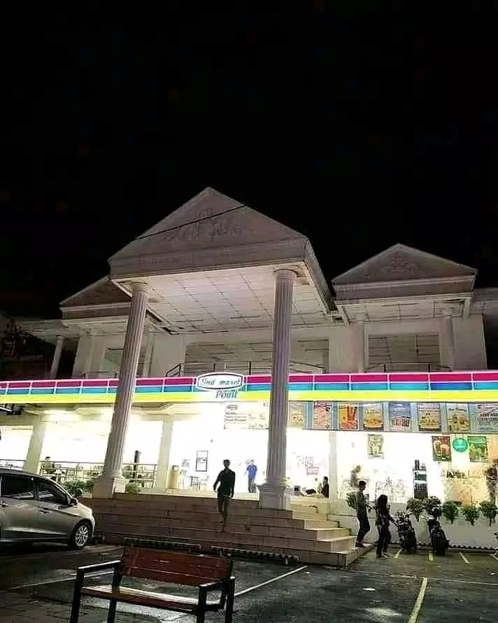 momen nyeleneh di dalam supermarket © berbagai sumber momen nyeleneh di dalam supermarket © berbagai sumber