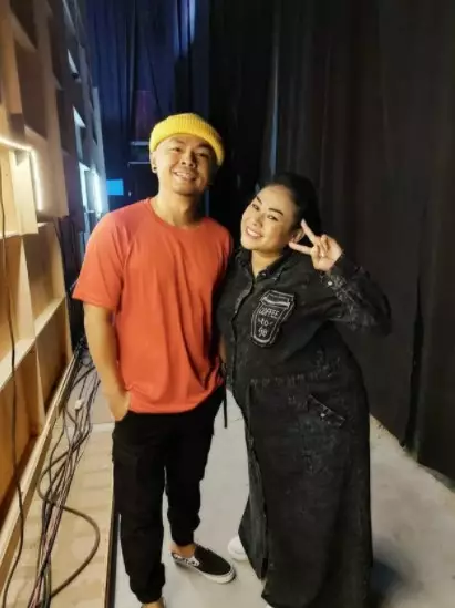 keakraban Tante Lala bareng seleb Tanah Air © berbagai sumber keakraban Tante Lala bareng seleb Tanah Air © berbagai sumber