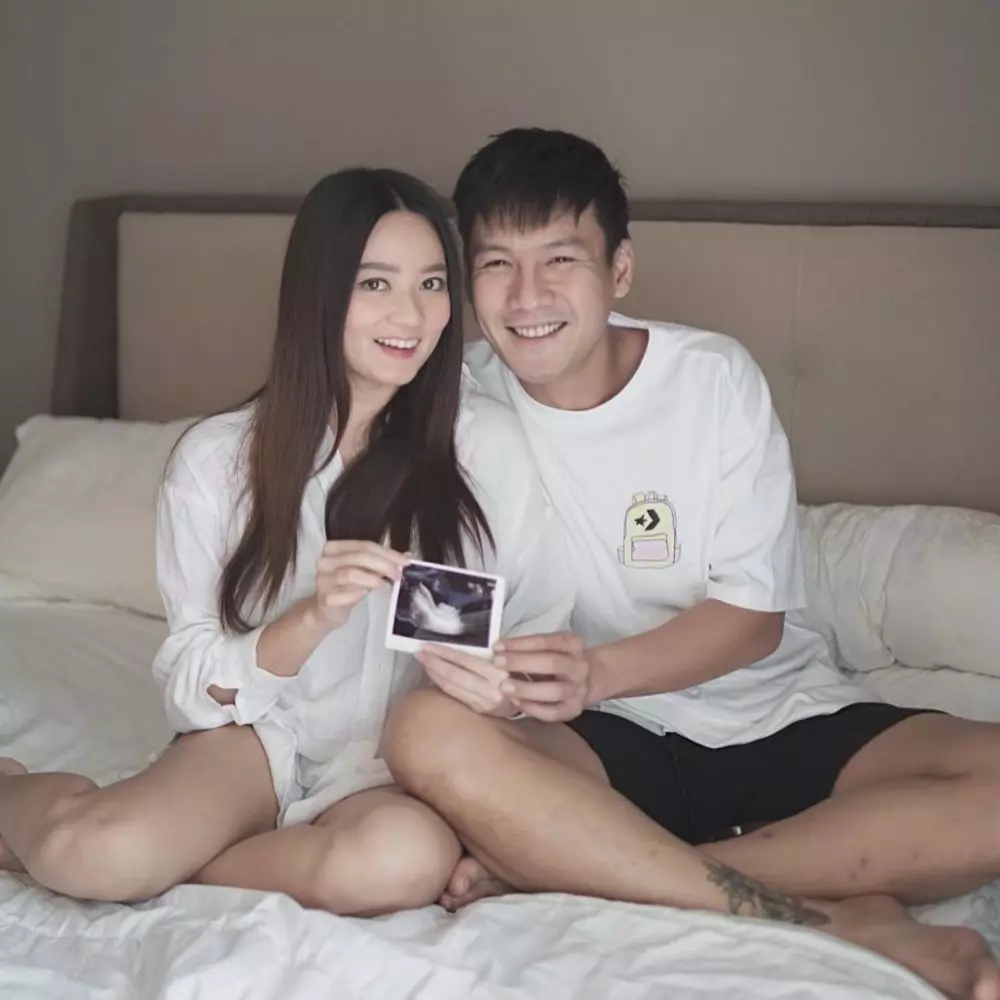 fendy chow dan stella umumkan kehamilan © instagram