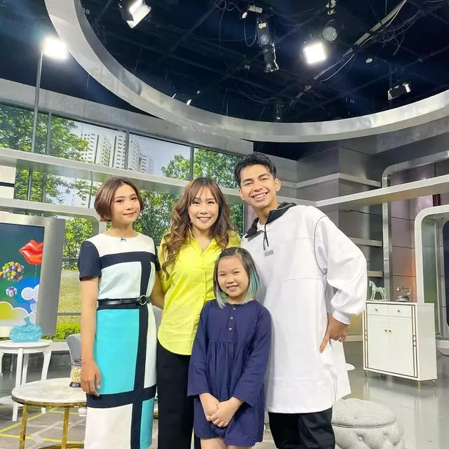 Potret kebersamaan Dimas Ahmad dan Nada Azka © Instagram Potret kebersamaan Dimas Ahmad dan Nada Azka © Instagram