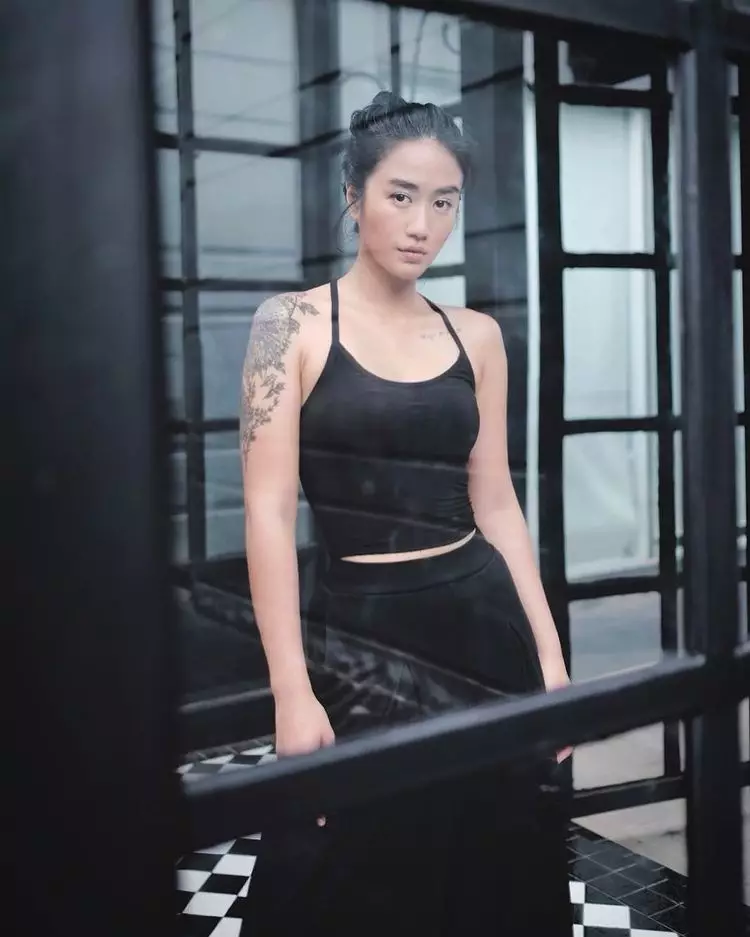 tato seleb cewek di tangan © berbagai sumber tato seleb cewek di tangan © berbagai sumber