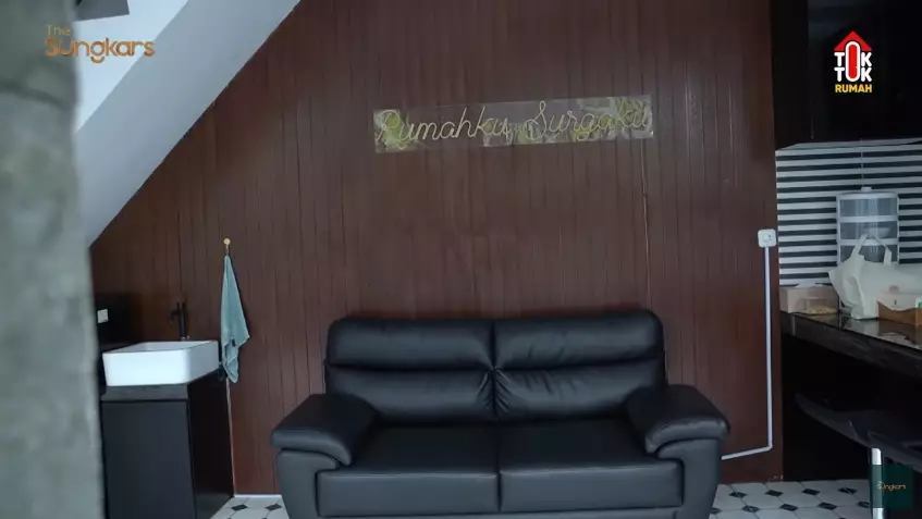 Potret rumah Nadzira Shafa © YouTube Potret rumah Nadzira Shafa © YouTube