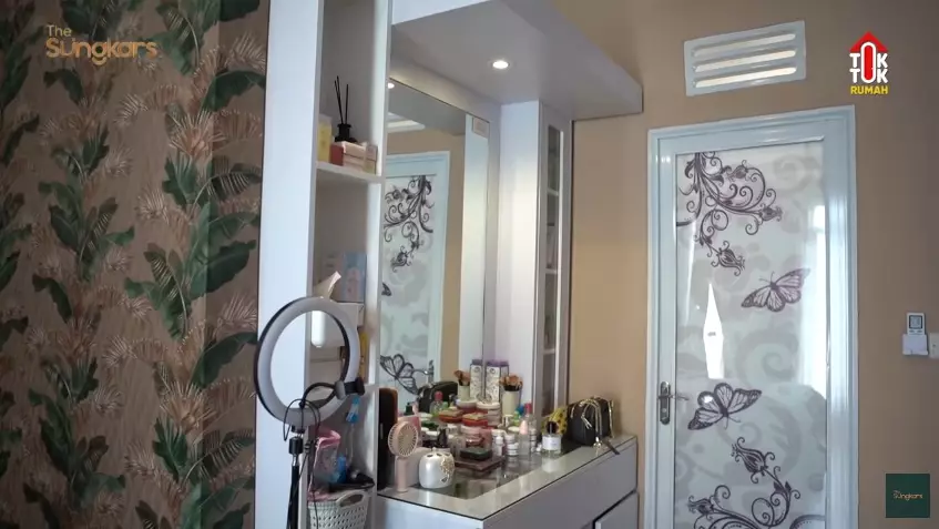 Potret rumah Nadzira Shafa © YouTube Potret rumah Nadzira Shafa © YouTube