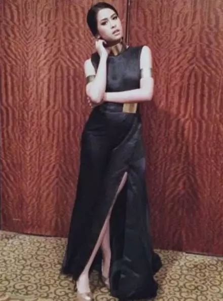 Gaya kondangan Maudy Ayunda © Instagram Gaya kondangan Maudy Ayunda © Instagram