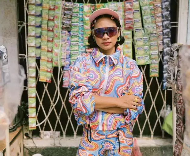 Potret Andien di tempat nyentrik © Instagram Potret Andien di tempat nyentrik © Instagram