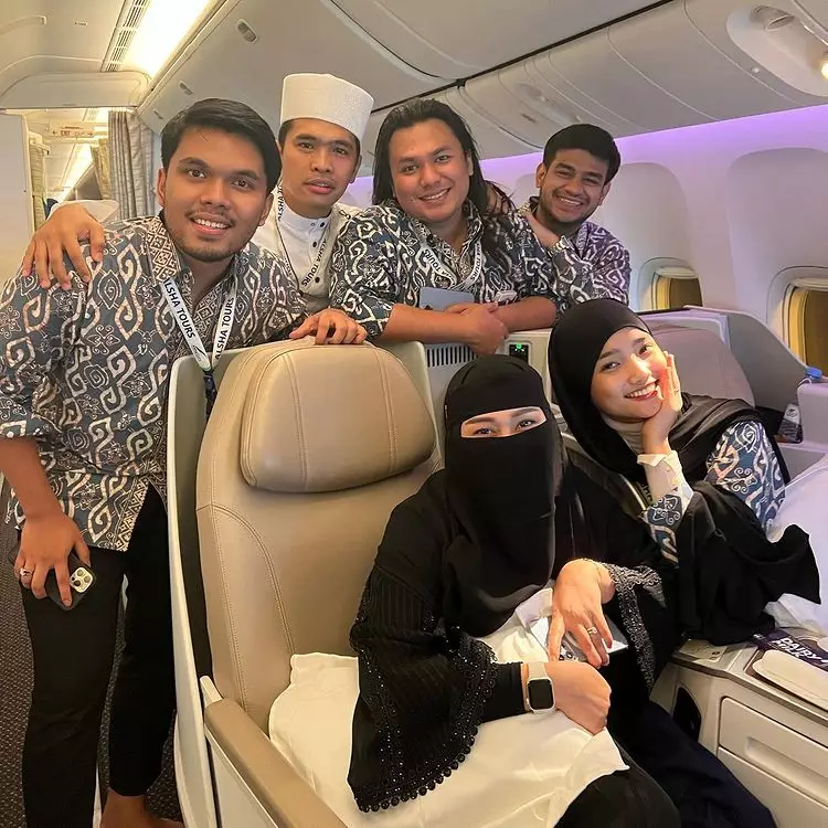 umrah Putra Siregar bareng seleb © berbagai sumber