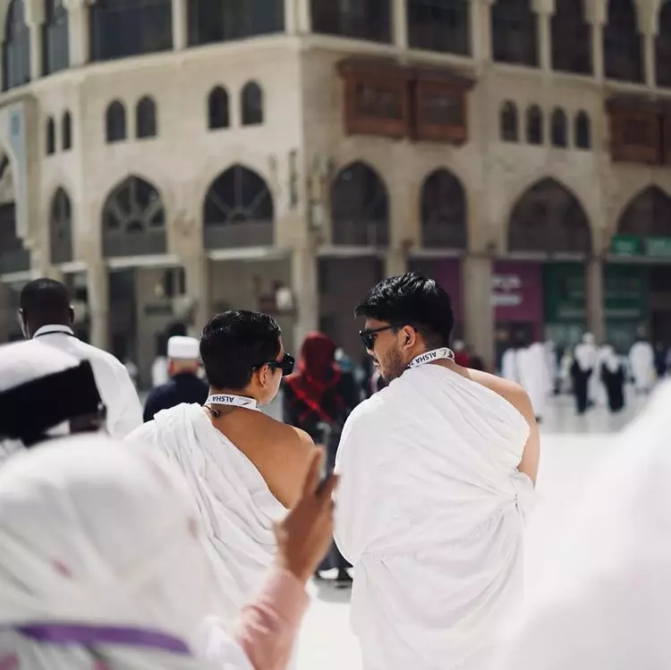 umrah Putra Siregar bareng seleb © berbagai sumber