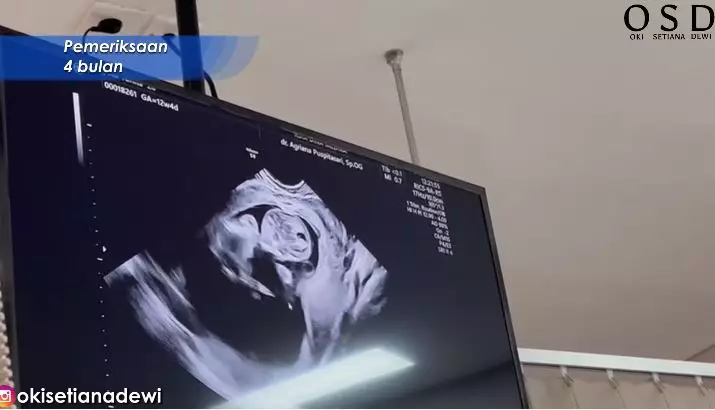 momen ria ricis cek kandungan © YouTube