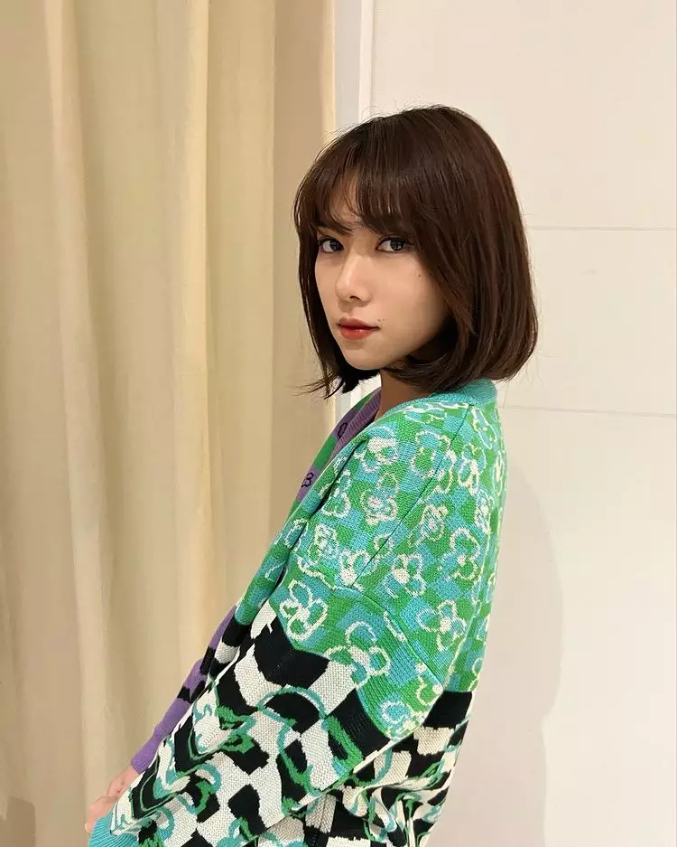 Isyana Sarasvati disebut mirip Park Shin-hye  © Instagram/@isyanasarasvati