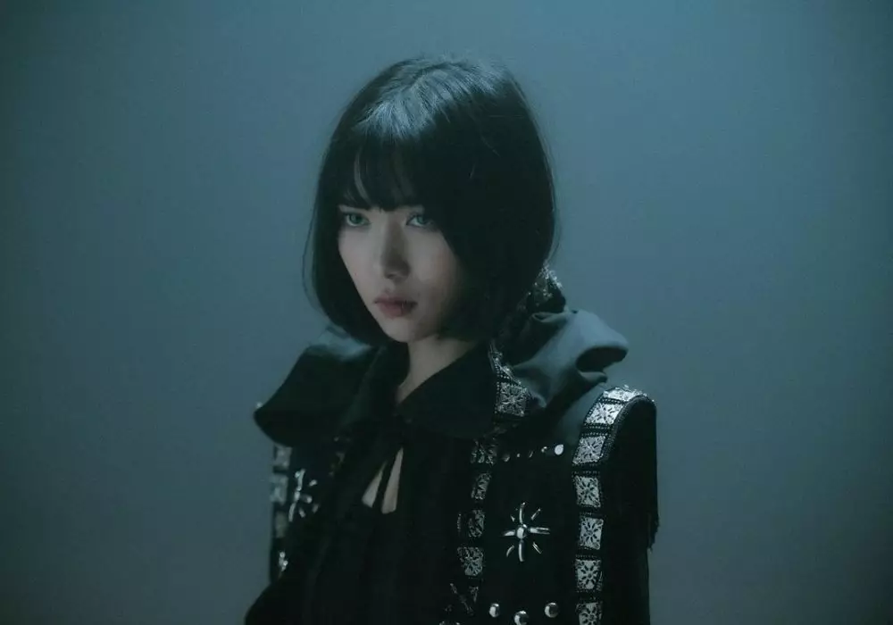 Isyana Sarasvati disebut mirip Park Shin-hye  © Instagram/@isyanasarasvati