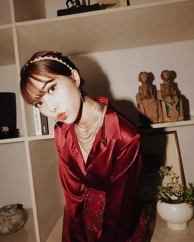 Isyana Sarasvati disebut mirip Park Shin-hye  © Instagram/@isyanasarasvati