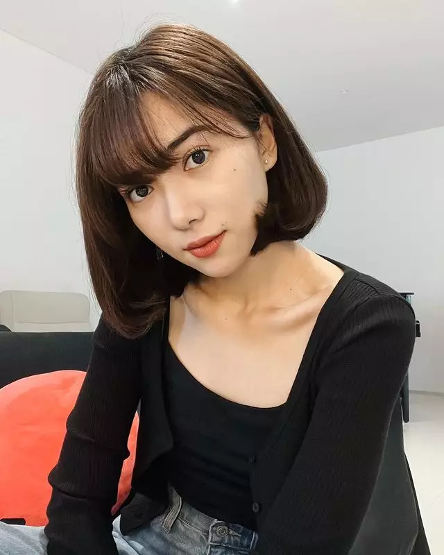 Isyana Sarasvati disebut mirip Park Shin-hye  © Instagram/@isyanasarasvati