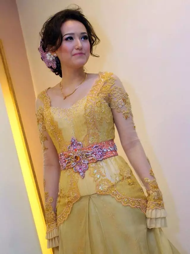 Transformasi Adelia Wilhelmina Berbagai sumber