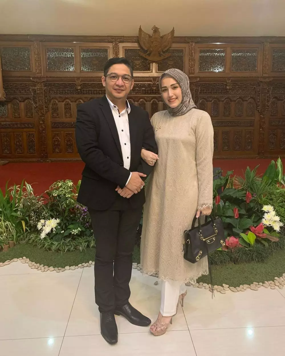 Transformasi Adelia Wilhelmina Berbagai sumber