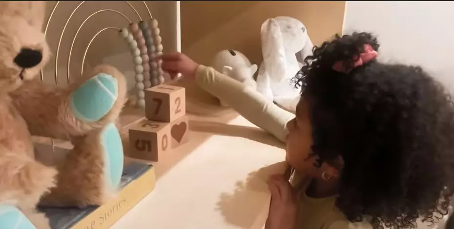 kamar anak kedua Kylie Jenner Berbagai sumber