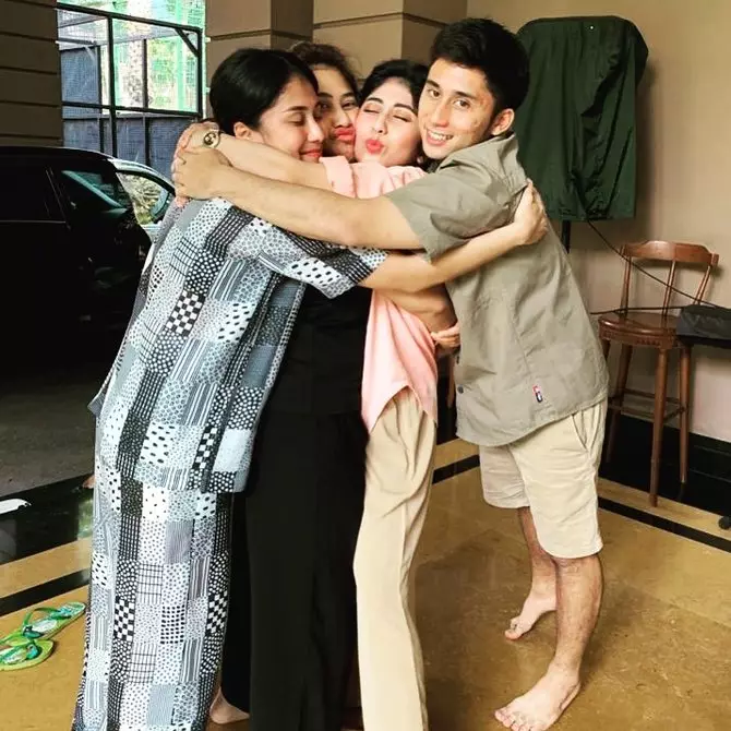 momen kompak alshad ahmad dan ketiga kakaknya © instagram