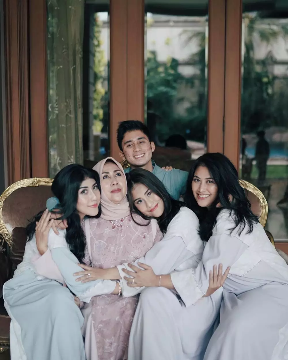 momen kompak alshad ahmad dan ketiga kakaknya © instagram