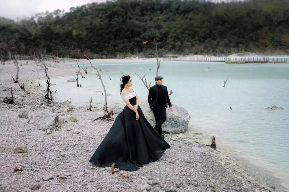 Gaya prewedding Masayu Clara berbagai tema © Instagram Gaya prewedding Masayu Clara berbagai tema © Instagram