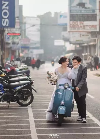 Gaya prewedding Masayu Clara berbagai tema © Instagram Gaya prewedding Masayu Clara berbagai tema © Instagram