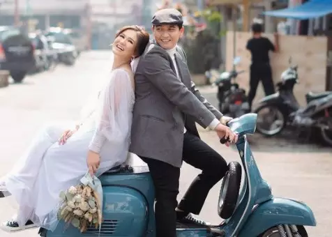Gaya prewedding Masayu Clara berbagai tema © Instagram Gaya prewedding Masayu Clara berbagai tema © Instagram
