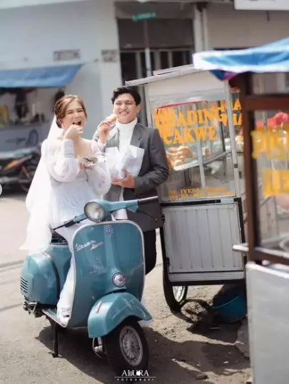 Gaya prewedding Masayu Clara berbagai tema © Instagram Gaya prewedding Masayu Clara berbagai tema © Instagram