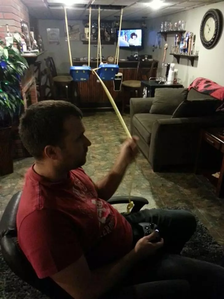 cowok multitasking © berbagai sumber