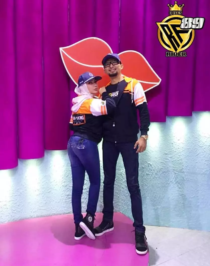 potret mesra roro fitria dan andri irwan © berbagai sumber potret mesra roro fitria dan andri irwan © berbagai sumber