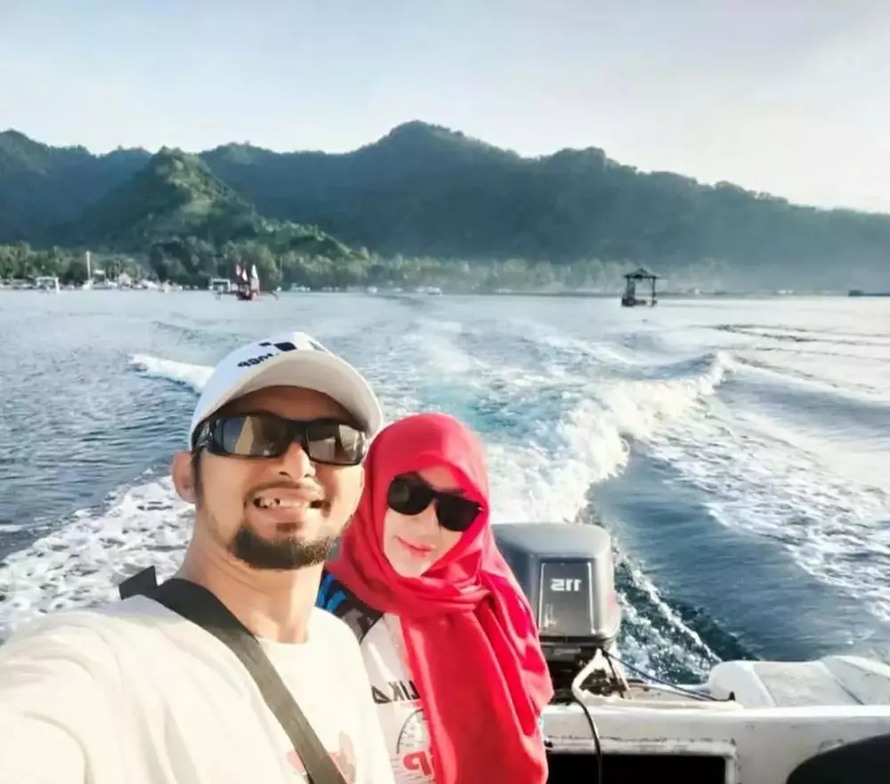 potret mesra roro fitria dan andri irwan © berbagai sumber potret mesra roro fitria dan andri irwan © berbagai sumber
