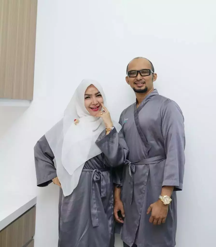 potret mesra roro fitria dan andri irwan © berbagai sumber potret mesra roro fitria dan andri irwan © berbagai sumber