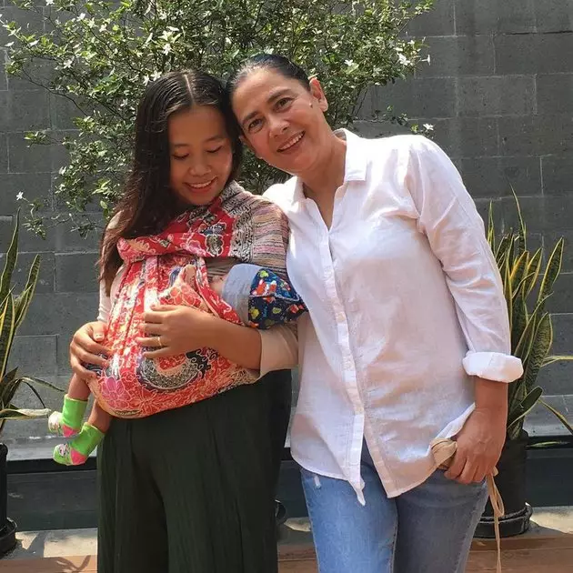 potret kedekatan Lydia Kandou & menantu perempuannya © Instagram potret kedekatan Lydia Kandou & menantu perempuannya © Instagram